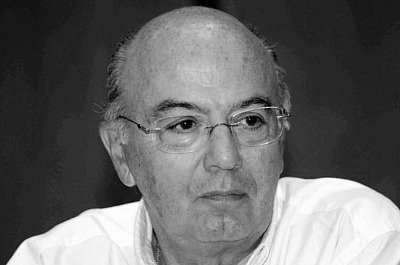 Απεβίωσε ο Λάμπης Νικολάου
