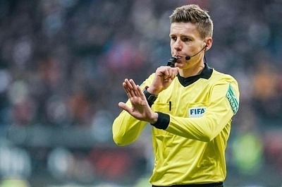 Ο Ντανιέλ Ζίμπερτ στο ντέρμπι Ολυμπιακός-Άρης την 1/11