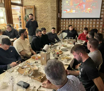 trapezi paok 8