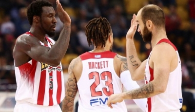 Με το... δεξί στα ημιτελικά ο Ολυμπιακός, 93-58 την ΑΕΚ