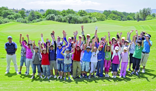 550 μαθητές συμμετείχαν φέτος στα σεμινάρια γκολφ της Navarino Golf Academy!