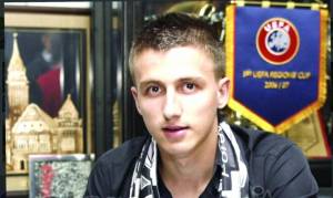 “ΜΑΥΡΗ ΘΥΕΛΛΑ”: Πήρε τον 30χρονο Βόσνιο μέσο Αμέρ Οσμάνατζικ