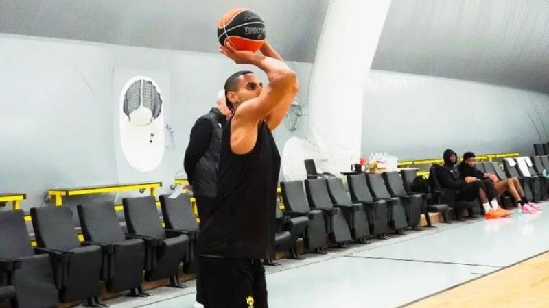 Εξάρθρωση ώμου υπέστη στην πρώτη προπόνηση με την ΑΕΚ ο Τζιαν Κλαβέλ