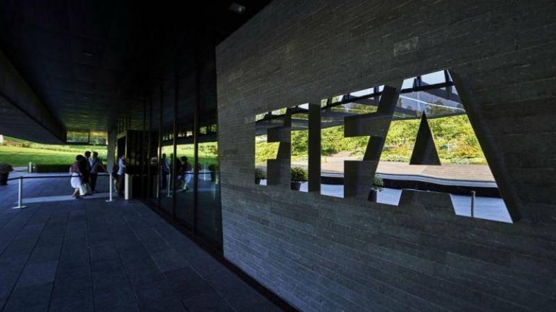 FIFA: Τιμωρία στους συλλόγους που αρνήθηκαν να αφήσουν παίχτες για τις εθνικές ομάδες