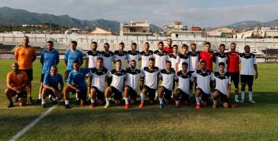 Εγινε και αυτό: Σε δύο... κύπελλα η &quot;Μαύρη Θύελλα&quot;!