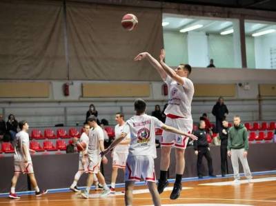 ΚΑΛΑΜΑΤΑ B.C.: Απέκτησε τον Λάμπρο Γκιρίτση