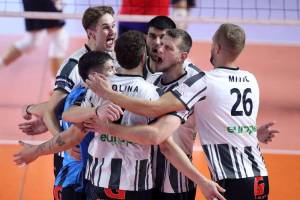 Με MVP Μιχάλοβιτς ο ΟΦΗ έκανε ανατροπή στην Νέα Σμύρνη και νίκησε με 3-2 τον Πανιώνιο