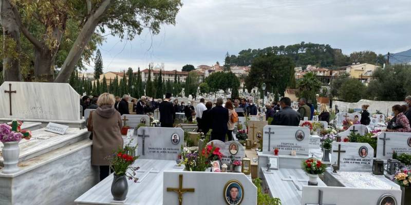 Το τελευταίο αντίο στον Θανάση Νικολόπουλο