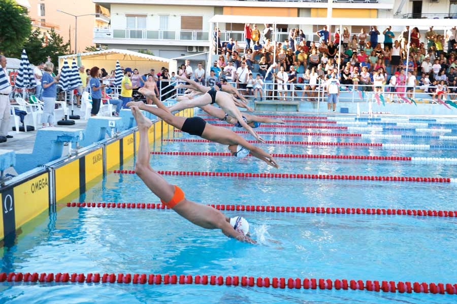 ΝΑΥΤΙΚΟΣ ΟΜΙΛΟΣ ΚΑΛΑΜΑΤΑΣ: Μεγάλη συμμετοχή στους αγώνες κολύμβησης στην Καλαμάτα