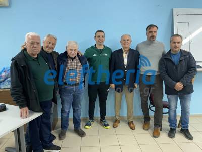 Λαμπάδες και τσουρέκια από τον Σύνδεσμο Διαιτητών Ποδοσφαίρου Μεσσηνίας (φωτογραφίες)