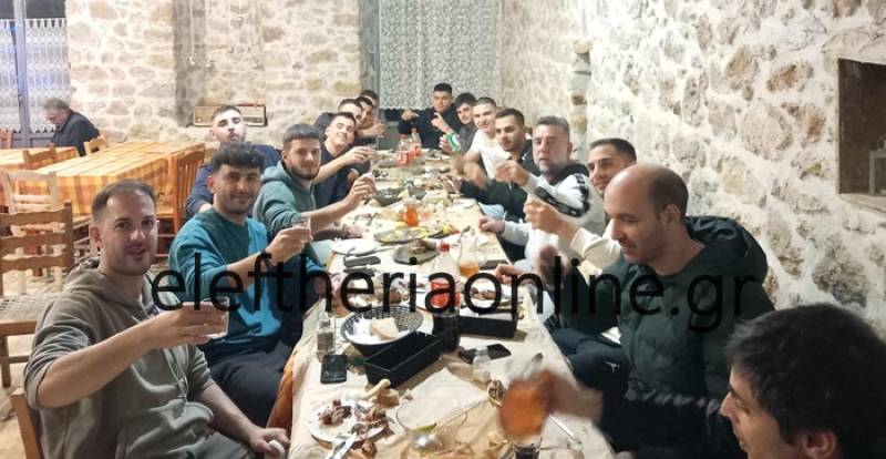 ΑΣΤΕΡΑΣ ΑΡΦΑΡΩΝ: Γιόρτασε με τραπέζι τη νίκη στο ντέρμπι με τον Εθνικό Μελιγαλά (φώτο)