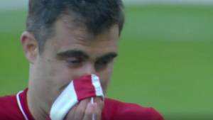 Ολυμπιακός - ΠΑΟΚ: Τραυματίστηκε και αποχώρησε βουρκωμένος ο Παπασταθόπουλος (βίντεο)