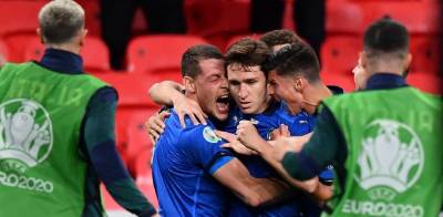 Euro 2020: Με άνεση η Δανία, πρόκριση στην παράταση για Ιταλία (βίντεο)