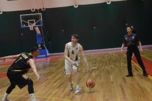 Συνεχίζει στην Καλαμάτα B.C. ο Νίκος Ταβουλαρέας