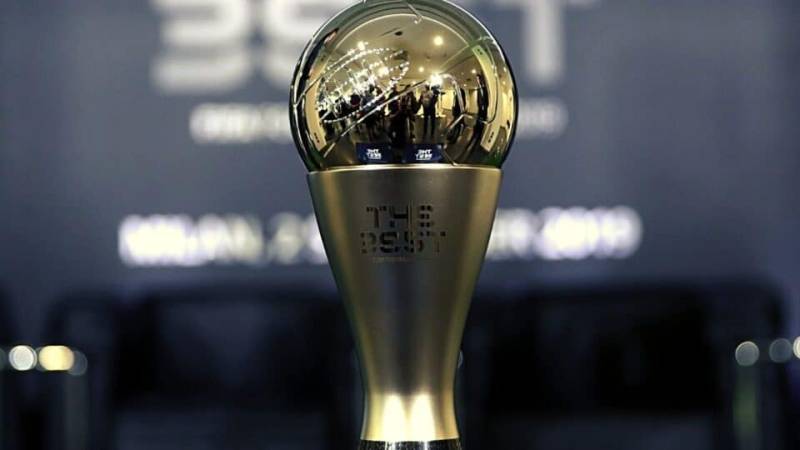 FIFA: Λεβαντόφσκι, Μέσι και Σαλάχ οι φιναλίστ για το βραβείο του παίκτη της χρονιάς