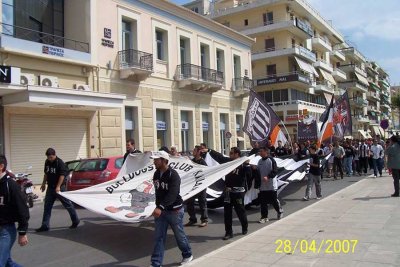 Με πορεία στο γήπεδο οι οργανωμένοι φίλαθλοι της Καλαμάτας