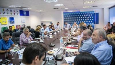 Super League: Την Τρίτη η τηλεδιάσκεψη, μετά από τριήμερο εξελίξεων