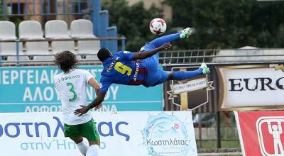 Ορθιος με 10 παίκτες στην Κέρκυρα ο Λεβαδειακός (1-1)