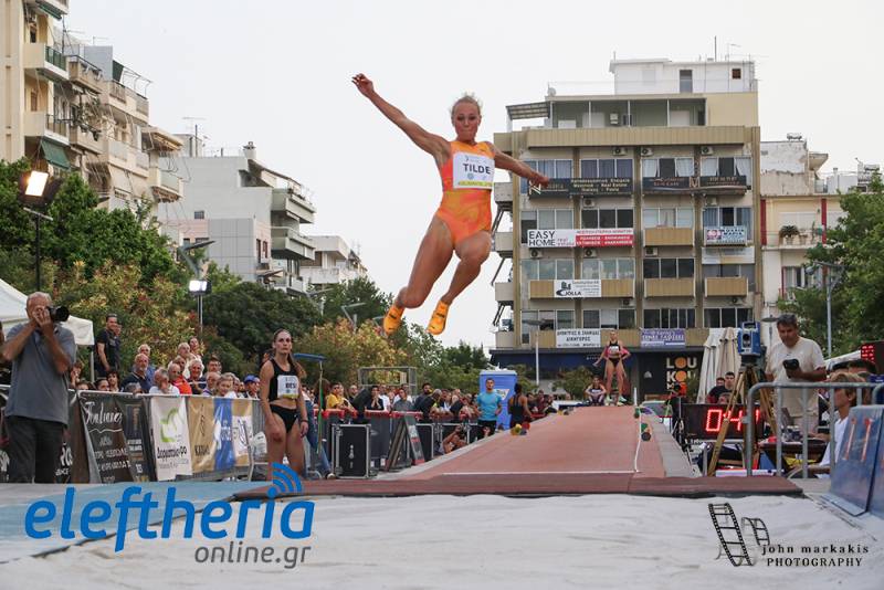 Παρέλαση αστέρων του μήκους στην πλατεία Καλαμάτας!