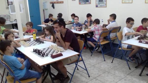 Ομαδικό τουρνουά σκακιού από το ΝΟΚ