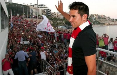 &quot;Ερυθρόλευκος&quot; ο Σαβιόλα