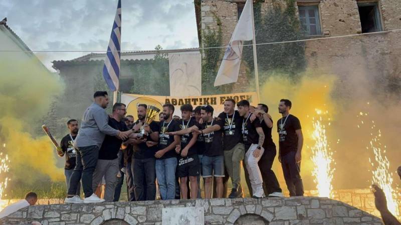 Γιόρτασε την άνοδο η ΑΕ Λογγάς (φωτογραφίες)