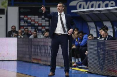 Παπανικολόπουλος: "Είναι διαφορετική η ζωή ως πρώτος προπονητής"