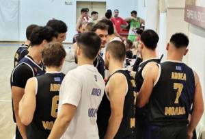 Α1 ΚΑΤΗΓΟΡΙΑ ΕΚΑΣΚΕΝΟΠ: Τα βλέμματα στο ντέρμπι κορυφής ΑΠΟΕΛ Μολάων – Καλαμάτα ‘80