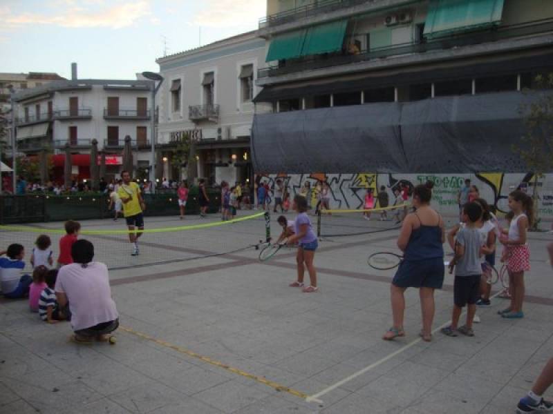 Γιορτής τένις την Παρασκευή στην κεντρική πλατεία Καλαμάτας