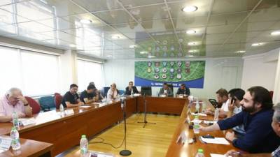 SUPER LEAGUE 2: Συμβούλιο την Τρίτη για σέντρα και τηλεοπτικά