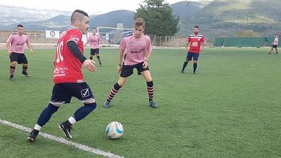 Β’ ΤΟΠΙΚΗ: Συνωστισμός στην κορυφή του 1ου ομίλου