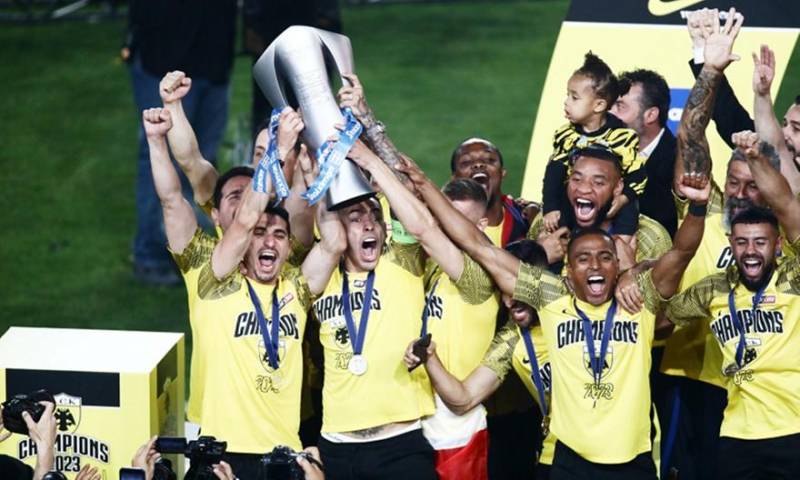 Η ΑΕΚ πρωταθλήτρια για 13η φορά στην ιστορία της - Έκσταση από 80.000 οπαδούς (βίντεο)