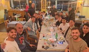 Γεύμα για το τεχνικό επιτελείο και τους ποδοσφαιριστές του Α.Ο. Φοινικούντας στο εστιατόριο «Έλενα»