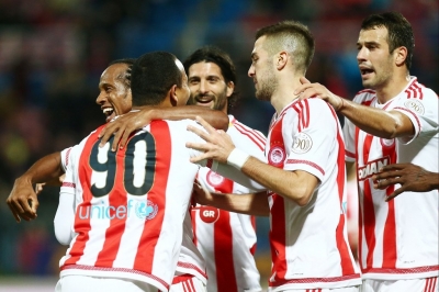 Πέρασε και από τη Νέα Σμύρνη ο Ολυμπιακός (1-3), φθάνοντας τις 16 σερί νίκες!
