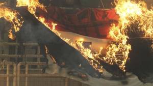 Παναθηναϊκός - Ολυμπιακός: Νέα διακοπή, επεισόδια έξω από το ΟΑΚΑ και δακρυγόνα