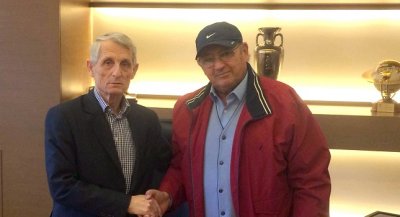 Παρουσιάζει επίσημα τον Μαρκαριάν η ΕΠΟ