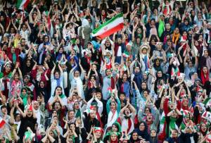 Ιστορική απόφαση: Μετά από 40 χρόνια οι γυναίκες του Ιράν μπήκαν στο γήπεδο!