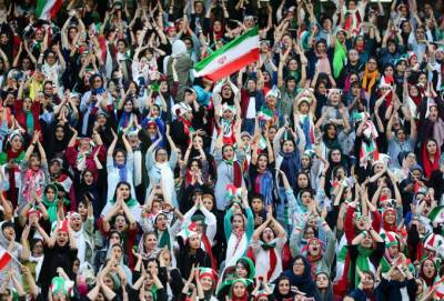Ιστορική απόφαση: Μετά από 40 χρόνια οι γυναίκες του Ιράν μπήκαν στο γήπεδο!