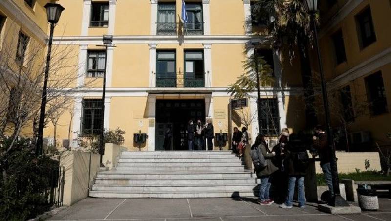 ΕΟΚ: Στις 24 Μαΐου η απόφαση για τις εκλογές, ανέβηκαν οι τόνοι στο Πρωτοδικείο