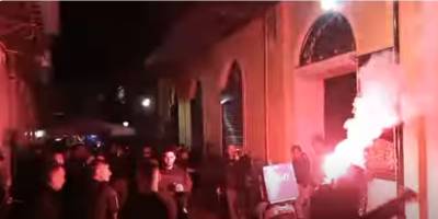&quot;Τρέλα&quot; για τη &quot;Μαύρη Θύελλα&quot; στο Ιστορικό Κέντρο Καλαμάτας (βίντεο)