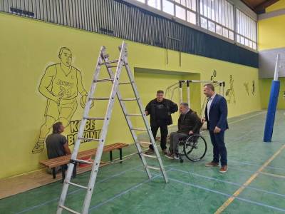 Σε εξέλιξη οι εργασίες συντήρησης στο Κλειστό του Πολυκλαδικού (φωτογραφίες)