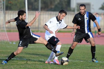 &quot;ΜΑΥΡΗ ΘΥΕΛΛΑ&quot;: Αμφίβολοι Ζαχαρόπουλος και Μπελεβέτης για Αχαϊκή