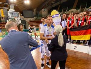 ΜΠΑΣΚΕΤ: Ξανά πρωταθλητής Ευρώπης ο Γιώργος Μπάκας με την Εθνική ομάδα της Αστυνομίας!