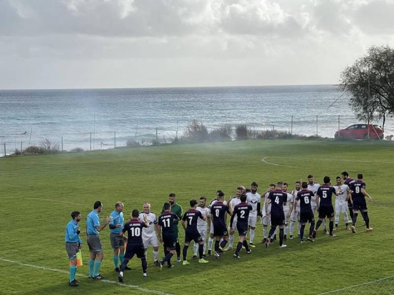 ΑΚΡΙΤΑΣ ΚΟΡΩΝΗΣ - ΜΕΘΩΝΗ 3-2: Το γύρισε από 0-2 στο δεύτερο ημίχρονο