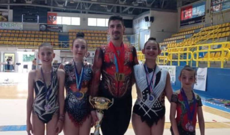 ΡΥΘΜΙΚΗ ΓΥΜΝΑΣΤΙΚΗ: Πέντε χρυσά και ένα κύπελλο ο Ηλιάδης στην Ιταλία