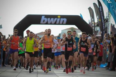ΣΔΥΜ: Βρανά και Κουραμπάς στο 9ο Spetses Mini Marathon