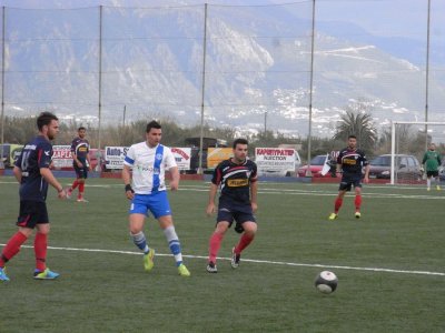 ΑΣΠΡΟΧΩΜΑ - ΑΝΔΡΟΥΣΑ 1-1: Δίκαιη μοιρασιά, παρουσία αρκετών φιλάθλων της Ανδρούσας