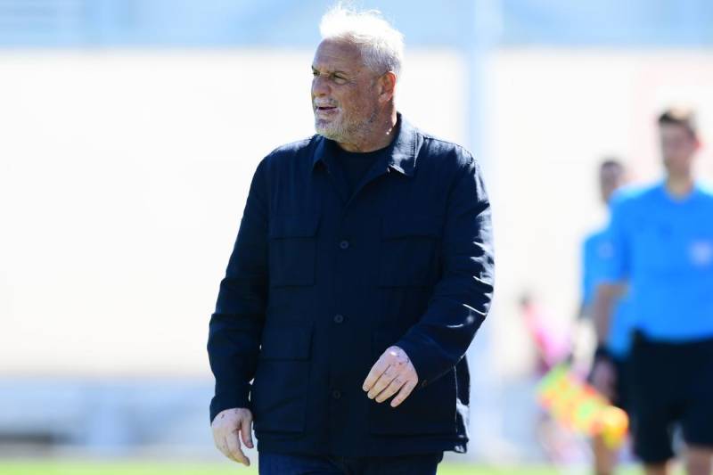 «ΜΑΥΡΗ ΘΥΕΛΛΑ»: «Να είμαστε πρώτοι και στα πλέι οφ» ΛΕΕΙ Ο ΑΛΕΚΟΣ ΒΟΣΝΙΑΔΗΣ