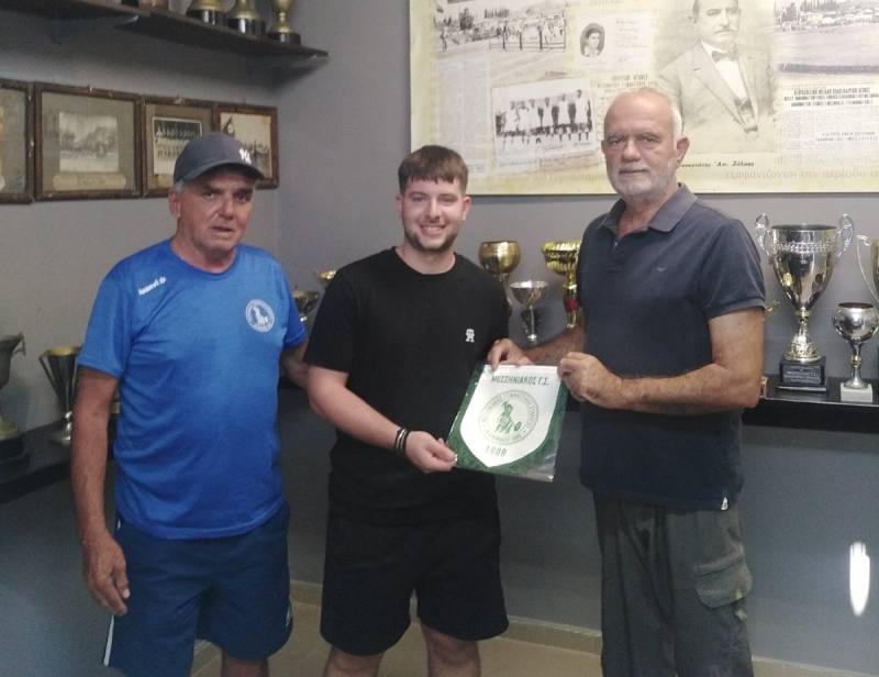 ΜΕΣΣΗΝΙΑΚΟΣ: Με ευχές και συγκίνηση το αντίο του Νικολακάκη