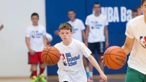 Άρχισε το 3ο NBA Basketball School στην Costa Navarino με λάμψη Αϊζάια Τόμας